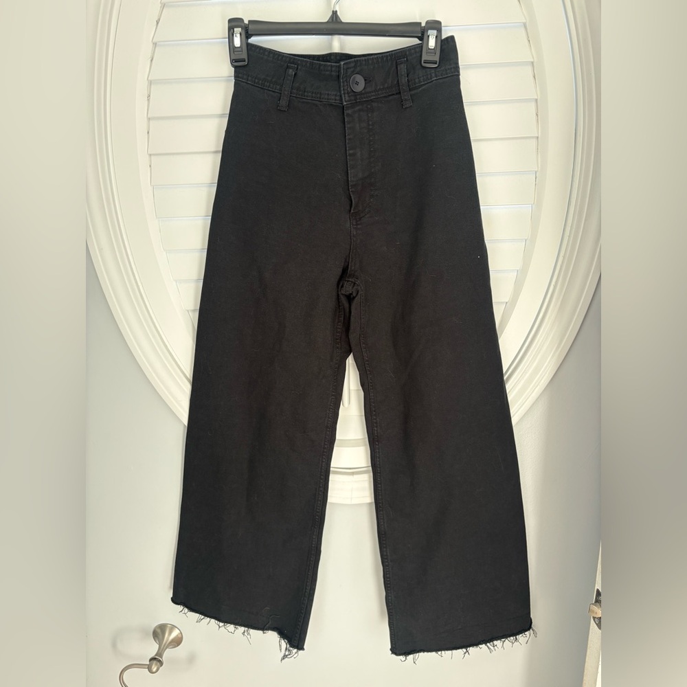 Zara black women’s 4 high waisted wide leg crop denim jeans w/raw hem